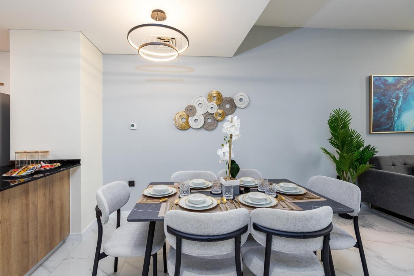 Family Friendly, 2br Townhouse In Rukan Community, Land - Allsopp & Allsopp Vakantiehuis *